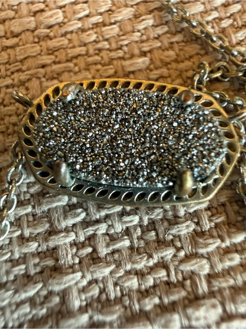 Kendra Scott design elegant versatile